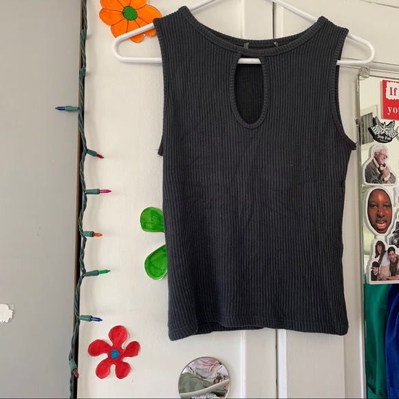 Grey Ribbed Keyhole Tank Top - Picture 3 of 4